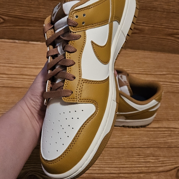 Nike Dunk Low Retro Shoes size 9.5 Pale Ivory / Wheat New - Picture 9 of 10